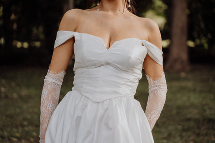 Odessa | Lace Gloves - 14:29WG054 - White - 1 - Bridal Accessories - Ivory & White