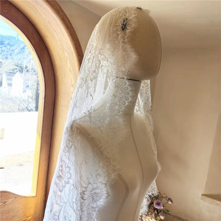 Renata | Mantilla Lace Veil - 14:29Off White;200000063:1952 - Bridal Veil - Ivory & White