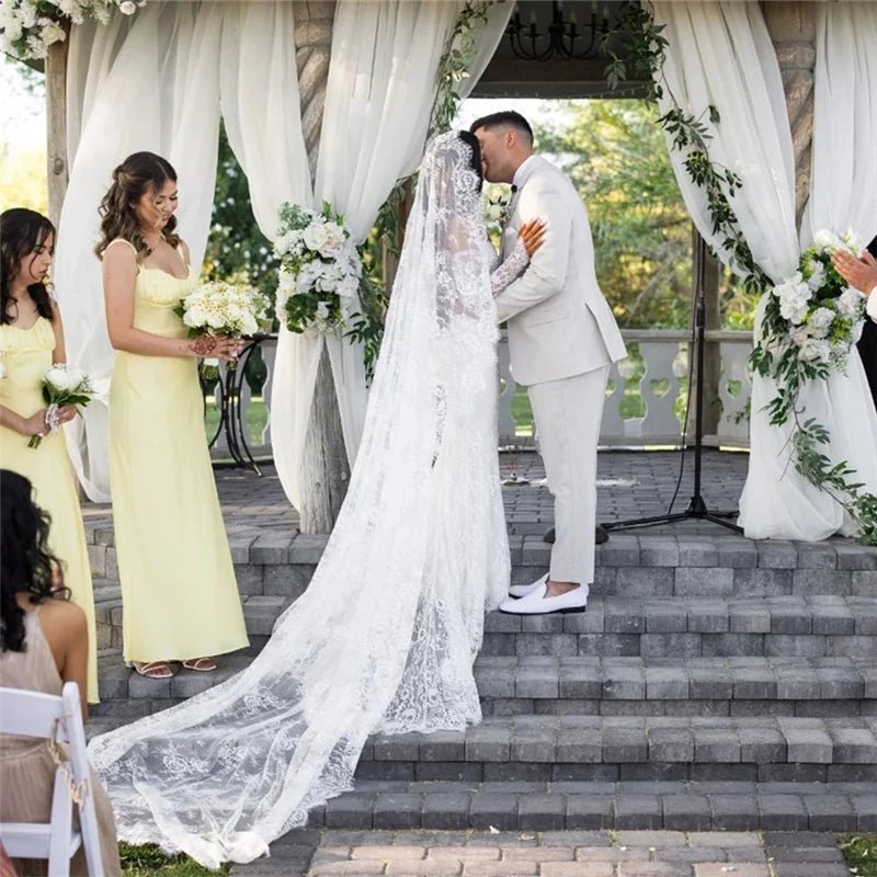 Renata | Mantilla Lace Veil - 14:29Off White;200000063:1952 - Bridal Veil - Ivory & White