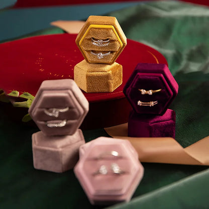 Gwendolyn Double Ring Box