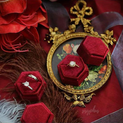 Gwendolyn Double Ring Box