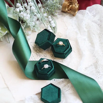 Gwendolyn Double Ring Box