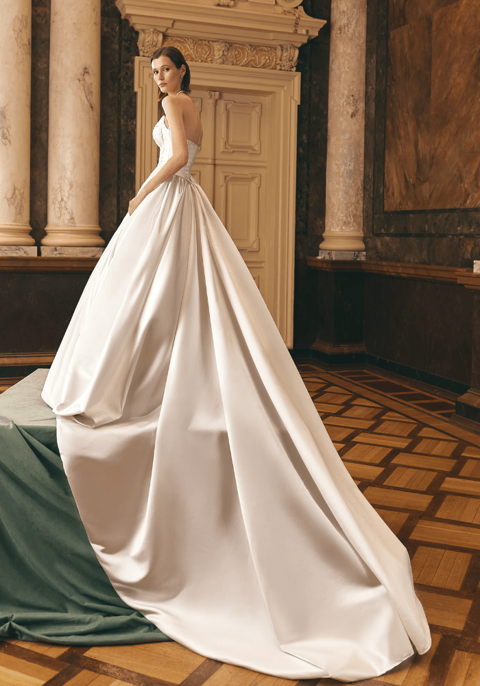 Kiara - Wedding Dress - Ivory & White