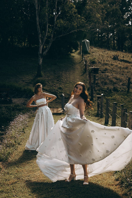 Margot - 14:29;200000443:151;200007763:201336100;200355263:200007659 - Wedding Dress - Ivory & White