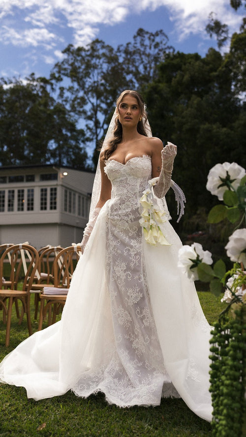 Renata | Mantilla Lace Veil - 14:29Off White;200000063:1952 - Bridal Veil - Ivory & White