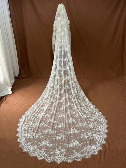 Renata | Mantilla Lace Veil - 14:29Off White;200000063:1952 - Bridal Veil - Ivory & White
