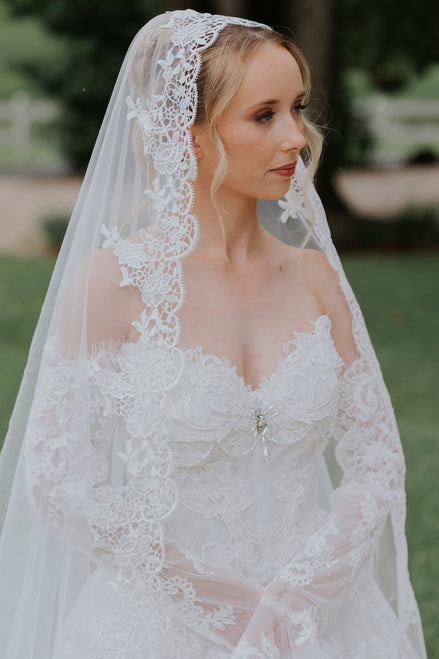 Willa | Lace Edge Veil - 14:771off white;200000063:203192884 - Bridal Veil - Ivory & White
